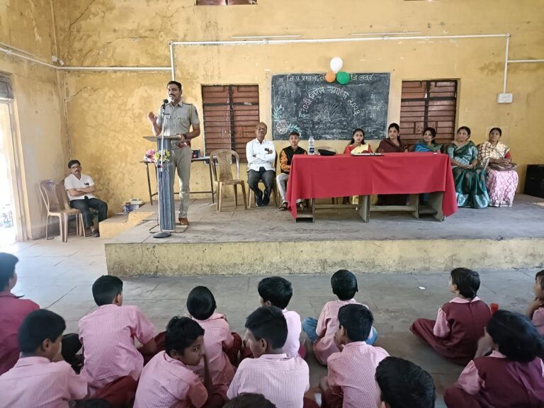 Read more about the article ‘ स्टुडंट पोलीस कॅडेट प्रोग्राम ’ अंतर्गत घटक लातूर यांनी दिनांक 28/02/2023 रोजी 8 वी व 9 वी च्या विद्यार्थ्यांना आंतरवर्ग प्रशिक्षण देण्यात आले. त्यावेळीची छायाचित्रे.