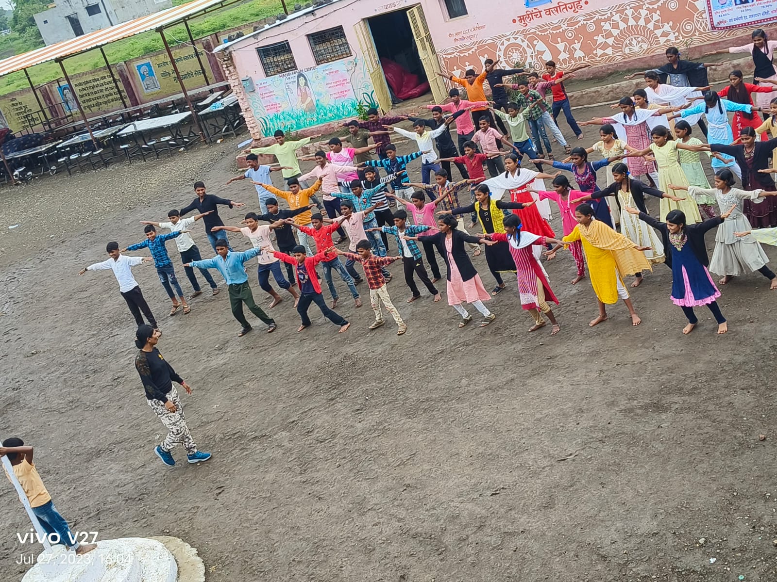 You are currently viewing स्टुडंट पोलिस कॅडेट प्रोग्राम अंतर्गत घटक वाशिम यांनी दिनांक 27/07/023 रोजी शासकीय अनुसूचित जमाती आश्रम शाळा शेलुबाजार येथील 8 वी व 9 वी च्या विद्यार्थ्यांची  पोलीस कवायत घेण्यात आली. त्यावेळीची छायाचित्रे.