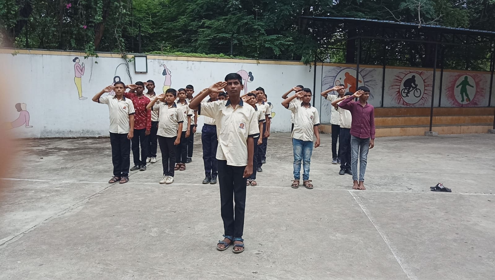 You are currently viewing स्टुडंट पोलिस कॅडेट प्रोग्राम अंतर्गत घटक पुणे शहर यांनी दिनांक 9 /8 /2023 रोजी बालवीर शिरीष कुमार विद्यालय शिवाजीनगर पुणे व डॉक्टर आंबेडकर मेमोरियल टेक्निकल स्कूल पुणे येथील 8 वी व 9 वी च्या विद्यार्थ्यांना पोलिस-गुन्हे प्रतिबंध व नियंत्रण या विषयावर लेक्चर देवुन विद्यार्थ्यांना पोलिस कवायतींचे प्रशिक्षण देण्यात आले.