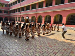 Read more about the article दिनांक ०१/०२/२०२४ रोजी एसपीसी प्रोग्राम अंतर्गत एसपीसीच्या ८ वी व ९ वी च्या विद्यार्थ्यांना एसपीसीचे विषय शिकवून पोलिस कवायतींचे प्रशिक्षण देण्यात आले.