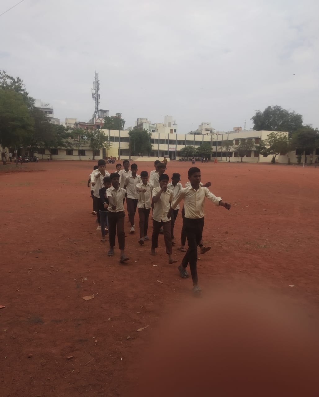 You are currently viewing दिनांक 02/02/2024 रोजी student police cadet programme अंतर्गत मनपा उर्दू शाळा व मनपा शाळा क्र 1 येथील इ. 8 वी, 9 वी . चे SPC विद्यार्थ्यांचे OUTDOOR परेड घेण्यात आली.