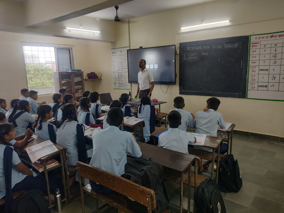 Read more about the article दिनांक 23/07/2024 रोजी मिरा-भाईदर मनपा शाळा क्र. 14 येथील इयत्ता आठवी व नववीचे विद्यार्थी यांना इनडोअर प्रशिक्षण देण्यात आले.
