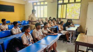 Read more about the article 📚MUMBAI DISTRICT📚=============== सोमवार, दिनांक १७.०२.२०२५ रोजी खालील नमुद शाळांमध्ये महाराष्ट्र पोलिस दल, ई-सुरक्षेचा परिचय आणि विद्यार्थ्यांसाठी सायबर सुरक्षा या विषयांवर लेक्चर देण्यात आले. सदर शाळांमधील प्रशिक्षण सत्रावेळी स.पो.नि. जाधव, पो.उप.नि. येतकर, पो.ह. जाधव, कवायत शिक्षक म.पो.शि. जुन्नाके आणि शाळेचे एसपीसी नोडल टीचर्स उपस्थित होते.👇1️⃣एल. के. वाघाजी ईंग्रजी/तामिळ म्युनिसिपल सेकंडरी स्कूल, मुंबई2️⃣एस. के. मार्ग धारावी/दादर वेस्ट हिंदी म्युनिसिपल सेकंडरी स्कूल, मुंबई3️⃣गोरेगाव ईस्ट मराठी/कन्नड म्युनिसिपल सेकंडरी स्कूल, मुंबई4️⃣गोरेगाव ईस्ट हिंदी म्युनिसिपल सेकंडरी स्कूल, मुंबई