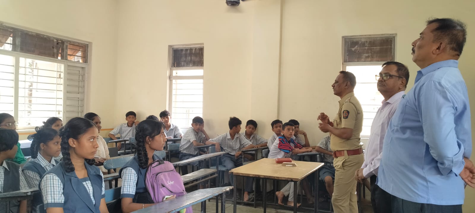 Read more about the article दिनांक 02-04-2026 रोजी सकाळी 10-20 ते 11-00वा. पावेतो  कोपरो पोलीस स्टेशन हद्दीतील नाखवा मराठी माध्यमिक शाळा कोपरी पुर्व येथे ” स्टुडंट पोलीस कॅडेट ” या कार्यक्रम अंतर्गत प्रशिक्षण कार्यशाळा घेण्यात आली.