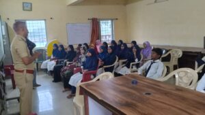 Read more about the article दिनांक 20-07-2026 रोजी 10-00 ते 10-45वा. शांतीनगर पोलीस स्टेशन भिवंडी हददीतील भिवंडी – निजामपूर म.न.पा. उर्दू माध्यमिक शाळा , कचेरी पाडा ,  भिवंडी  येथे ” स्टुडंट पोलीस कॅडेट ” या कार्यक्रम अंतर्गत प्रशिक्षण कार्यशाळा घेण्यात आली.