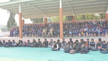 धुळे जिल्हा पोलीस दलातील शाखेचे कामकाज व शस्त्र प्रदर्शन