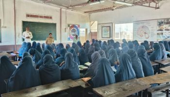 SPC DHULE अंतर वर्ग व बाह्य वर्ग  विद्यार्थिनींना स्वसंरक्षण