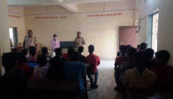 ‘ स्टुडंट पोलीस कॅडेट प्रोग्राम ’ अंतर्गत घटक ठाणे शहर यांनी दिनांक 06/03/2023 रोजी महानगरपालिका मराठी शाळा टेमघर पाडा, भिवंडी येथील 8 वी व 9 वी च्या विद्यार्थ्यांना महिला व मुलाचे सुरक्षा या विषयावर मार्गदर्शन करण्यात आले. त्यावेळीची छायाचित्रे.