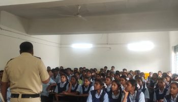 स्टुडंट पोलिस कॅडेट प्रोग्राम अंतर्गत घटक नाशिक शहर यांनी दिनांक 26/07/023 रोजी मनपा शाळा क्रमांक २८, सातपूर येथील 8 वी व 9 वी च्या विद्यार्थ्यांना एसपीसी प्रोग्रॅम ची माहिती, विविध हेल्पलाइन, सायबर क्राईम, वडीलधाऱ्यांचा सन्मान, शारीरिक व्यायाम, याबाबतची माहिती देण्यात आली. त्यावेळीची छायाचित्रे.
