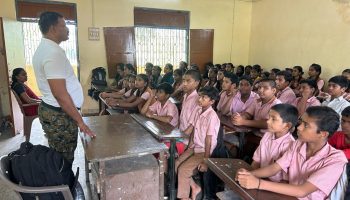 स्टुडंट पोलिस कॅडेट प्रोग्राम अंतर्गत घटक ठाणे शहर यांनी दिनांक 08/08/2023 रोजी नवी वस्ती मराठी माध्यमिक विद्यालय भिवंडी येथील 8 वी व 9 वी च्या विद्यार्थ्यांना जनता भिमुख पोलिसिंगआणि विद्यार्थी या विषयावर मार्गदर्शन केले. त्यावेळीची छायाचित्रे.