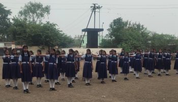 दिनांक ०७ /१२/२०२३ रोजी सकाळी ०७३० वाजता ” स्टुडंट पोलीस कॅडेट प्रोग्राम ” अंतर्गत मनपा माध्यमिक विद्यालय, अंबडगाव , नाशिक शहर इयत्ता ८ वी व ९ वी च्या विद्यार्थ्यांना बाह्य वर्ग प्रशिक्षण व परेड सराव प्रॅक्टिस घेण्यात आली