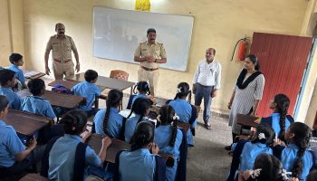 दिनांक – 27/07/2024 रोजी student police cadet , programme अंतर्गत नवीवस्ती मराठी माध्यमिक शाळा , भिवंडी, जिल्हा ठाणे येथील इ. 8 वी, 9 वी . चे SPC विद्यार्थ्यांना शिस्त आणि महाराष्ट्र पोलीस या विषयावर स.पो.नि. सुभाष शंकर सामंत व गेड पो.उ.नि. आर. एम. पाटील यांनी लेक्चर दिले.