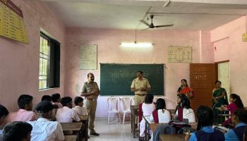 दिनांक – 29/07/2024 रोजी student police cadet , programme अंतर्गत मोरीवली मराठी शाळा , अंबरनाथ, जिल्हा ठाणे येथील इ. 8 वी, 9 वी . चे SPC विद्यार्थ्यांना शिस्त आणि महाराष्ट्र पोलीस या विषयावर मार्गदर्शन केले.