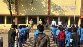 THANE CITY POLICE :-========आदरणीय सरदिनांक – ०४/०२/२०२५ रोजी student police cadet , programme अंतर्गत चविंद्रा मराठी माध्यमिक शाळा, भिवंडी जिल्हा ठाणे येथील इ. 8 वी, 9 वी . चे SPC विद्यार्थ्यांना वडीलधाऱ्यांचा आदर करणे या विषयावर श्रेणी पो उप नि आर एम पाटील व श्रेणी पो उप नि डी डी नाईकरे यांनी लेक्चर दिले तसेच पीटी परेड चे बाह्य वर्ग प्रशिक्षण दिले.