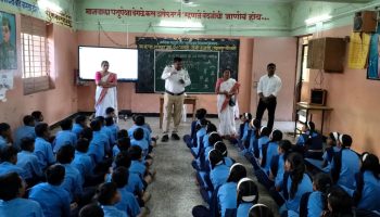 दिनांक 17/02/2025 रोजी सकाळी 0900 वाजता.” स्टुडंट पोलीस कॅडेट प्रोग्राम ” अंतर्गत मनपा उर्दू शाळा , बडी दर्गा , नाशिक येथील इयत्ता ८ वी व ९ वी च्या विद्यार्थ्यांना महाराष्ट्र पोलीस दलाची रचना, पोलीस विभाग व रँक, पोलिसांची जनतेबद्दल भावना याबाबत ची माहिती देण्यात आली.