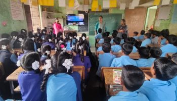 स्टुडंट पोलीस कॅडेट प्रोग्राम’अंतर्गत घटक पालघर यांनी दि. 06.02.2026 रोजी जिल्हा परि.उच्च प्रा.शाळा कंचाड ता.वाडा जि.पालघर येथे इयत्ता 6,7 वर्गातील विद्यार्थ्यांच्या सुरक्षेच्या दृष्टीने विद्यार्थ्यांना सेफ टच व लैंगिक तरतुदी बाबत माहिती दिली